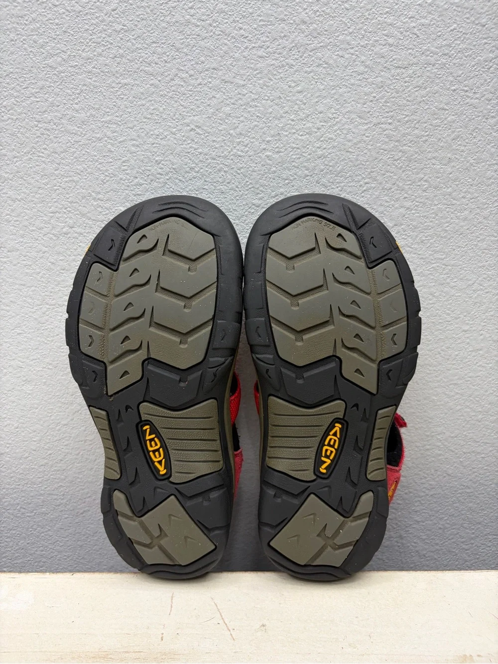 Keen red newport
